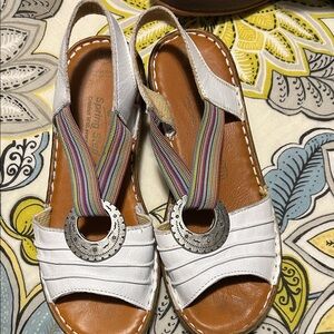 Spring Step White Leather Sandals with Multicolor Straps and Silver Accent 6.5